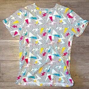 Retro White T-Shirt - All Over Colorful Geometric Lighting Bolt pattern size M